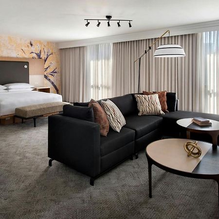 เวสต์เชสเตอร์ แมริออท Hotel แทร์รีทาวน์ ภายนอก รูปภาพ