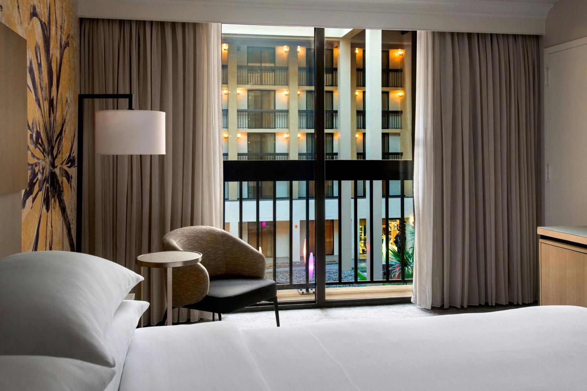 เวสต์เชสเตอร์ แมริออท Hotel แทร์รีทาวน์ ภายนอก รูปภาพ